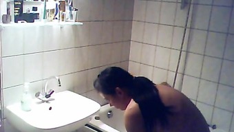 softcore friendly voyeur teen (18+) bath amateur