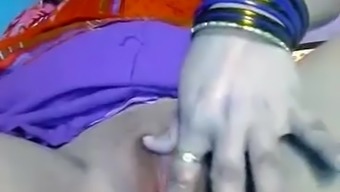 mom indian finger mature pussy dildo