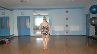 high definition butt amateur arab dance