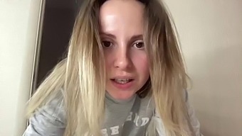 teen amateur play sex toy masturbation teen (18+) toy web cam solo blonde amateur
