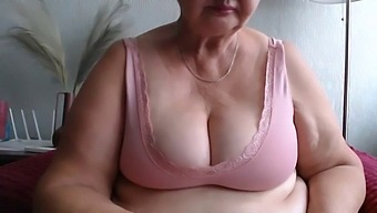 nipples grandma chubby butt mature bbw fetish solo amateur